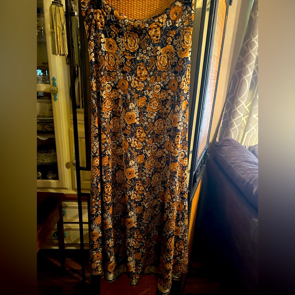 Beautiful floral skirt gently worn